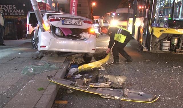 Ataşehir’de İETT otobüsü ile otomobil çarpıştı: 4 yaralı