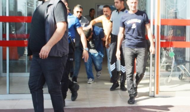 Atatürk heykeline balyozla zarar veren kişi gözaltına alındı