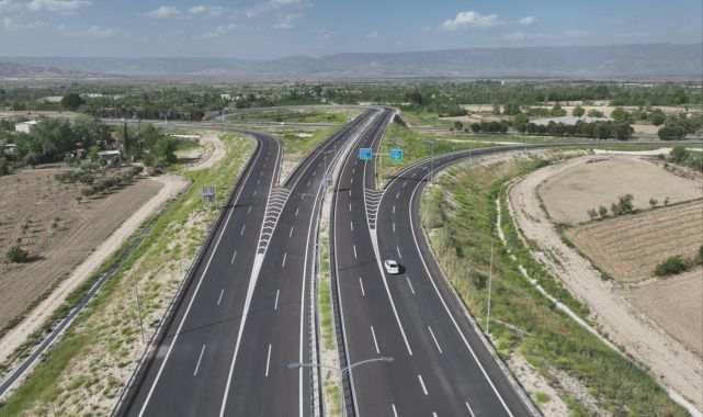Bölünmüş yol uzunluğu 2025'te 30 bin kilometreyi geçecek