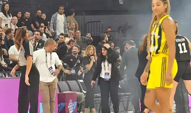 Fenerbahçe - Beşiktaş derbisinde olaylar çıktı, maç oynanamadı
