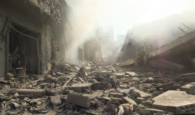 İşgalci İsrail ordusu, Lübnan'da düzenlediği hava saldırılarında 2 camiyi yerle bir etti