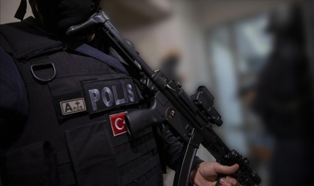 İstanbul'da apartmanın bodrum katında 2 boş roketatar ele geçirildi
