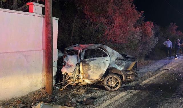 İzmir'de yanan otomobilin sürücüsü hayatını kaybetti