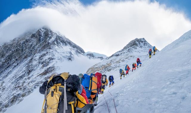 Nepal'de Dhaulagiri Dağı'na tırmanan 5 Rus dağcı hayatını kaybetti