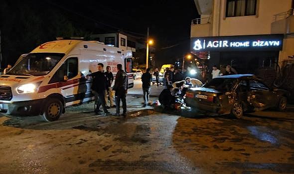 Sakarya'da otomobil hafif ticari araca çarptı: 1 ölü, 1 ağır yaralı