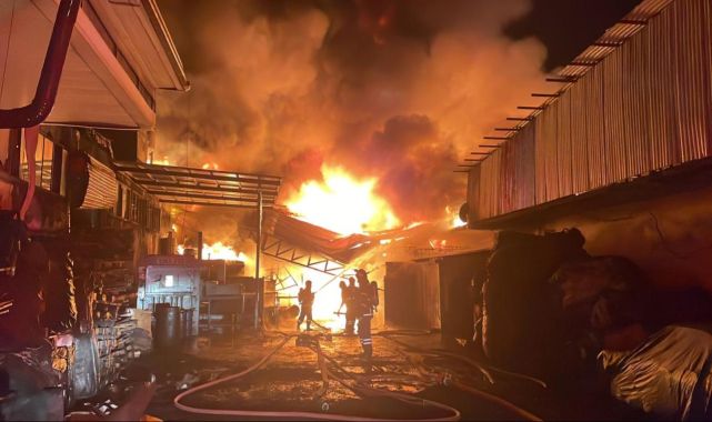 Sakarya'da kauçuk fabrikasında yangın
