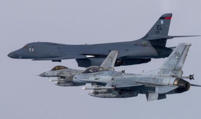 ABD, Güney Kore ve Japonya ile yaptığı tatbikatta uzun menzilli bombardıman uçağı kullandı