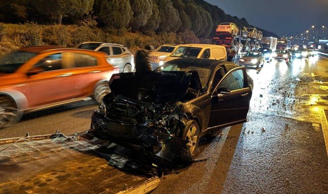 Anadolu Otoyolu'nda zincirleme kaza: 10 yaralı