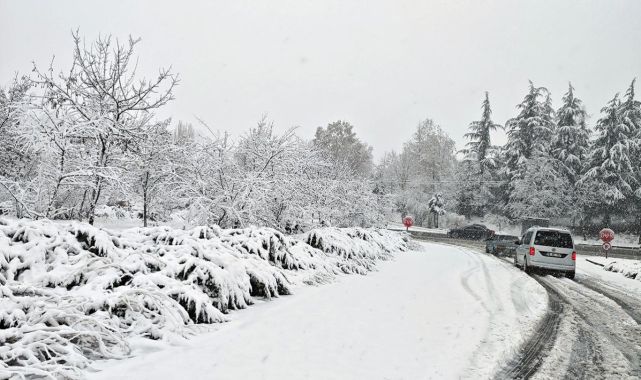 Bursa Ankara kara yolunda kar etkili oluyor