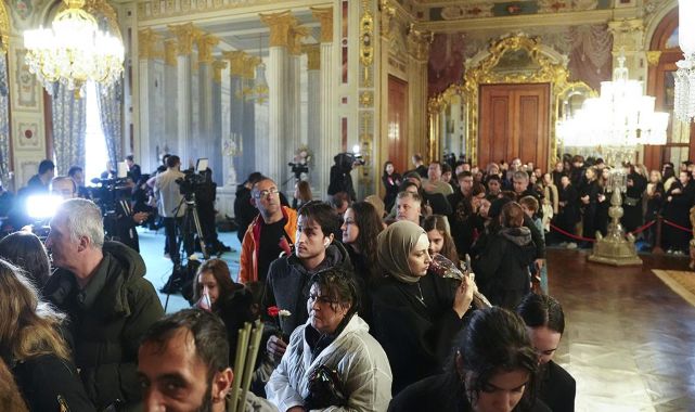 Dolmabahçe'ye 7'den 70'e ziyaretçi akını