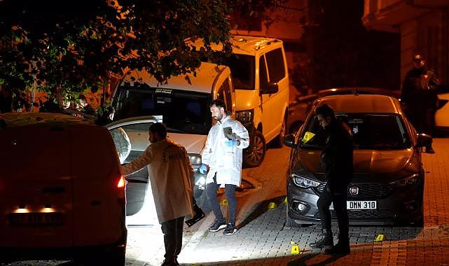 Esenyurt'ta hareketli dakikalar: Kardeşini öldürdü, kendisini eve kilitledi