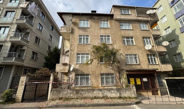 Kartal'da balkon çöktü: Bina mühürlendi