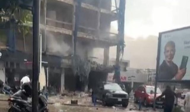 Katil İsrail Beyrut'un Dahiye bölgesinde bir apartmanı vurdu: 11 ölü