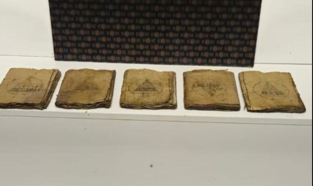 Kayseri'de lahit ve 1800 yıllık 5 el yazması kitap ele geçirildi