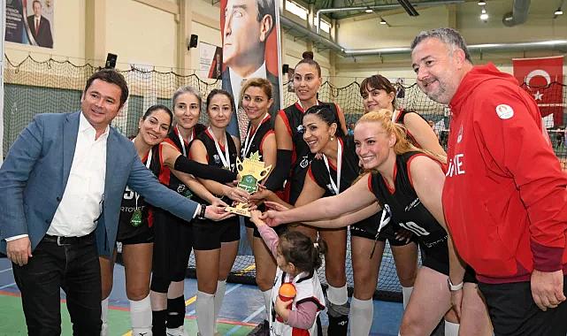 Osmangazi'de düzenlenen Türkiye Veteran Voleybol Turnuvası'nda şampiyonlar belli oldu