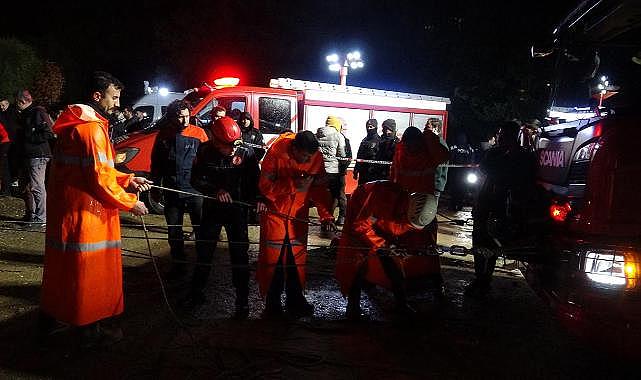 Antalya'da bir otomobil falezlerden denize düştü