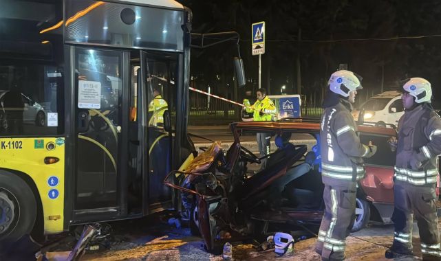 İstanbul’da Otomobil ve İETT Otobüsü Kazası: 2 Ölü