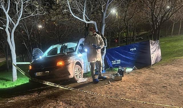 İzmir'de hafif ticari araç içerisinde bıçaklanan genç öldü