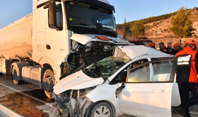 Adıyaman'da yakıt tankeri ile otomobil çarpıştı: 3 ölü