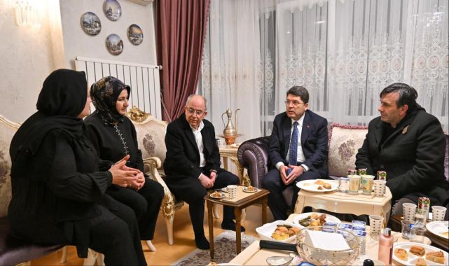 Bakan Tunç'tan, Bolu'da hayatını kaybeden Yiğit Gençbay'ın ailesine taziye ziyareti