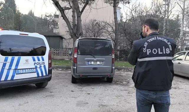 Bursa'da kurşunların isabet ettiği araç delik deşik oldu