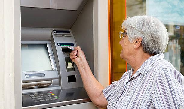 Emeklinin gözü kulağı verilecek bayram ikramiyesinde