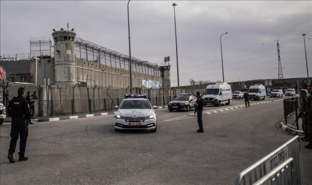 İsrail hapishanesinde 20 yıl kalan Filistinli Cear, esir takasıyla özgürlüğüne kavuştu