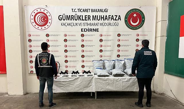 Kapıkule'de iki ayrı operasyonda ruhsatsız tabanca ve uyuşturucu ele geçirildi