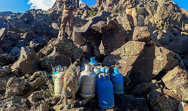 Teröristlere kullandığı yaşam malzemesi ele geçirildi