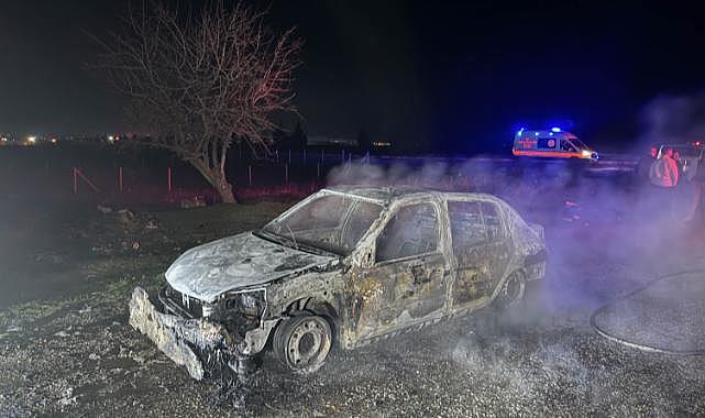 Uşak'ta yanan aracın içerisinde 1 kişinin cansız bedeni bulundu