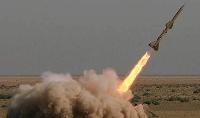 Yemen'deki Husiler İsrail'e saldırdı