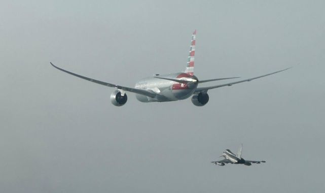 Amerikan Havayolları uçağı, bomba ihbarı nedeniyle Roma'ya indi