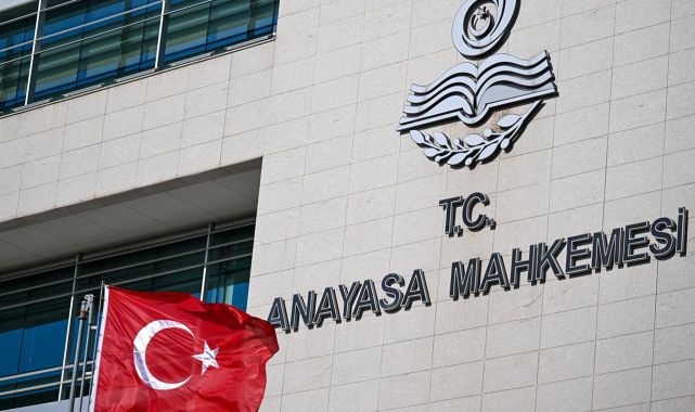 AYM: Boşanan çiftin çocuklarının yurt dışına iadesi davasının uzun sürmesi hak ihlali
