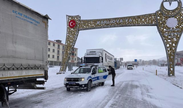 Bingöl Erzurum kara yolu tır geçişlerine açıldı
