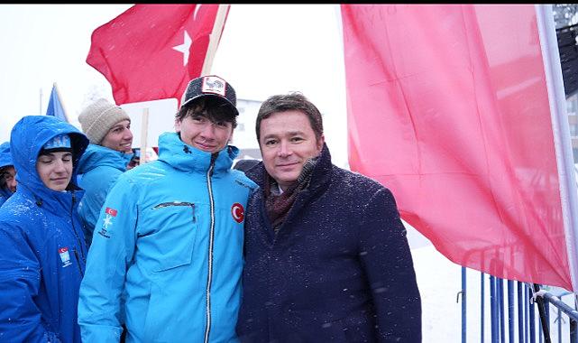 Genç kayakçılar Uludağ’da piste çıktı