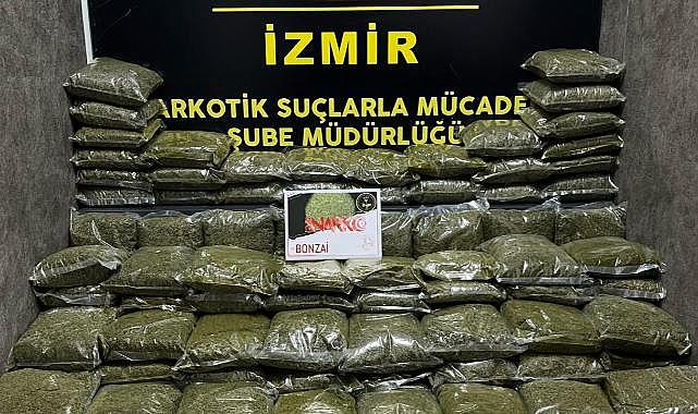 İzmir'de 102 kilo 50 gram sentetik uyuşturucu ele geçirildi