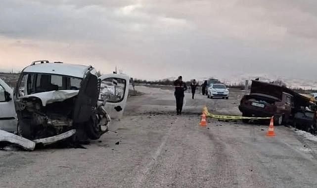 Konya'da zincirleme trafik kazası: 2 kişi öldü