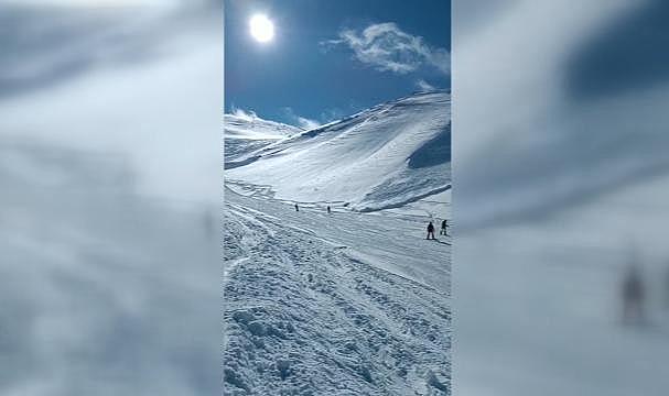 Palandöken’de çığ düştü: Kayakçılar son anda kurtuldu