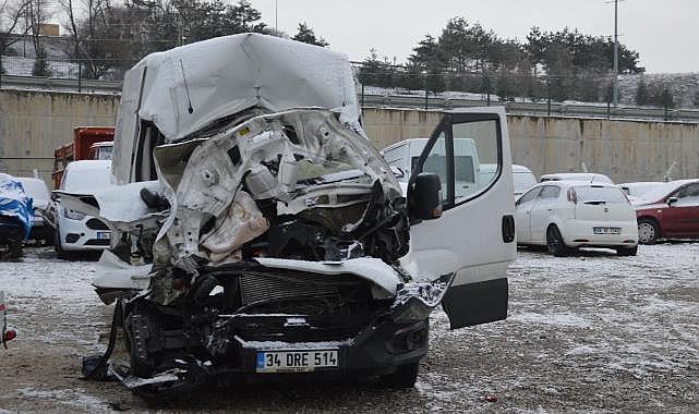 Samsun'da kamyonet tıra çarptı: Anne ve kızı hayatını kaybetti