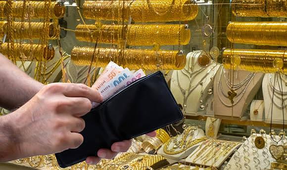 Altın ABD'yi izliyor... Trump çöküş mü getirecek?