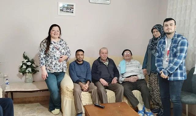 Bilecik Pazaryeri'nde Yaşlılara Moral Ziyareti