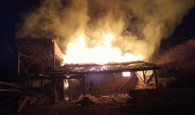 Bursa'da ahşap evde yangın: 1 ölü