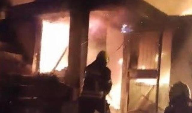 Ev alev alev yandı: 1 kişi hayatını kaybetti