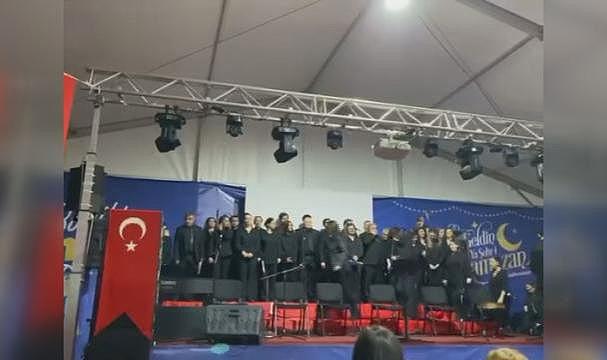 İstanbul'da ramazan etkinliğinde sahne çöktü