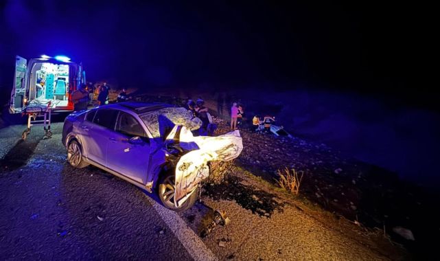 Şanlıurfa'da iki otomobil çarpıştı: 4 ölü