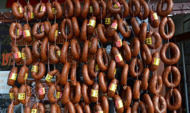 Sucuktan sakatat, fıstıklı baklavadan ay çekirdeği çıktı
