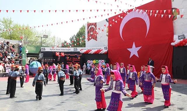 Bursa İnegöl'de dolu dolu 23 Nisan