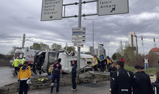 Bursa'da servis minibüsü devrildi: 1 ölü, 5 yaralı