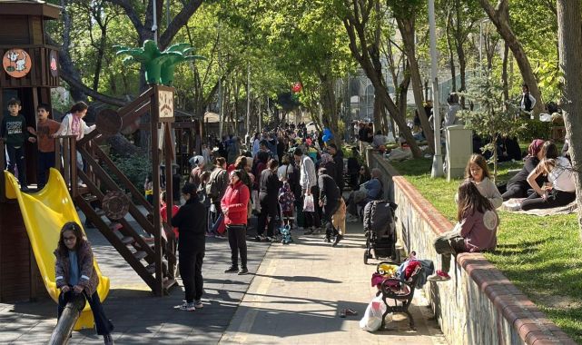 İstanbul'da okul bahçeleri, spor salonları ve camiler vatandaşların kullanımına açıldı
