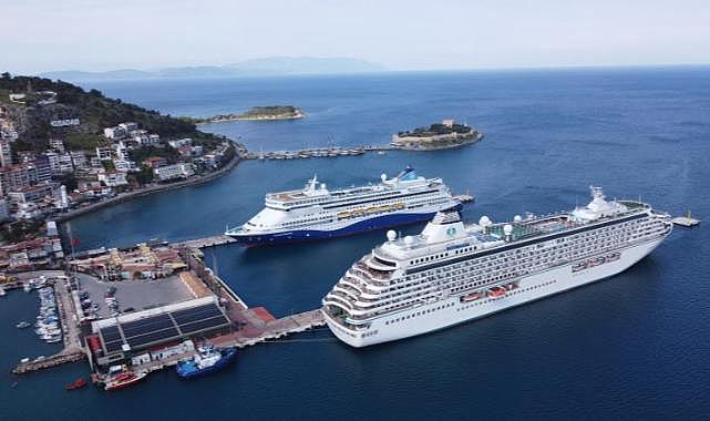Kuşadası'na 3 kruvaziyerle 1657 turist geldi